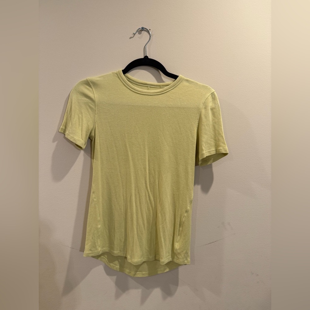 Lululemon Hold It Tight Shirt Short sleeve Size 6 Color Yellow